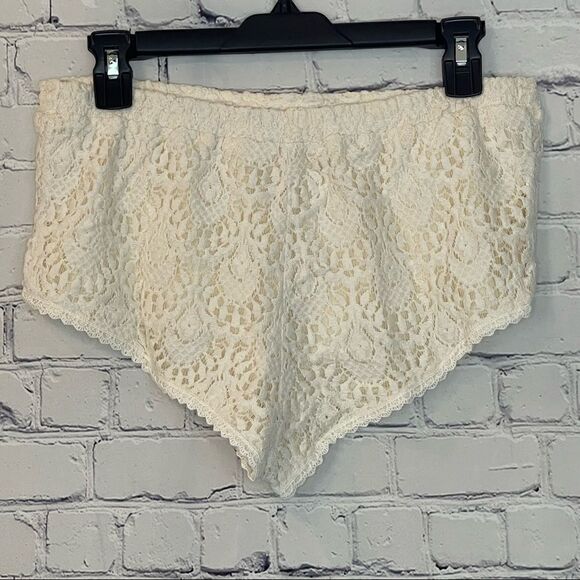 Olivaceous Crochet Cheeky Shorts - Picture 2 of 5